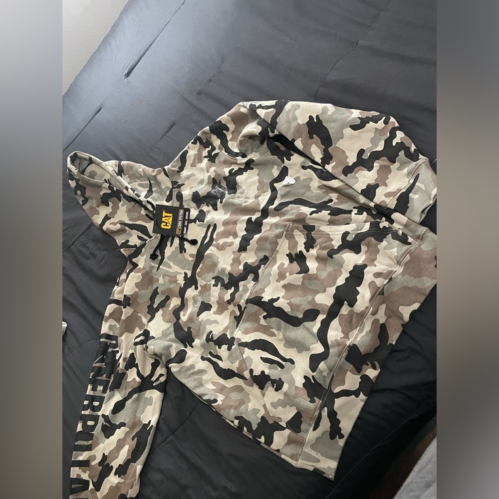 Men’s CAT camouflage Size Large hoodie New with tags